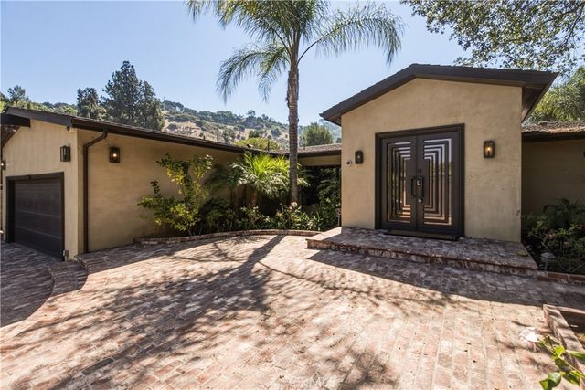 3184 Dona Sarita Place, Studio City, CA 91604