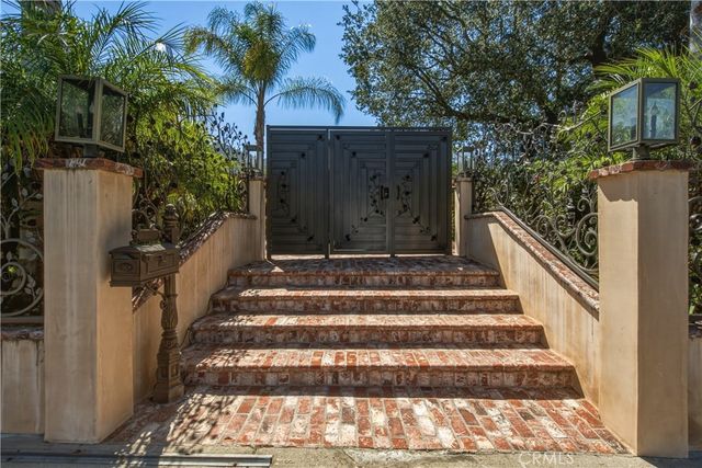 3184 Dona Sarita Place, Studio City, CA 91604