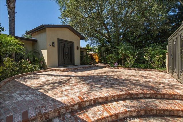 3184 Dona Sarita Place, Studio City, CA 91604