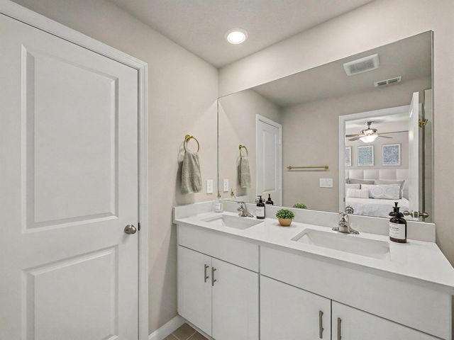 5747 SE Edgewater Circle, Stuart, FL 34997