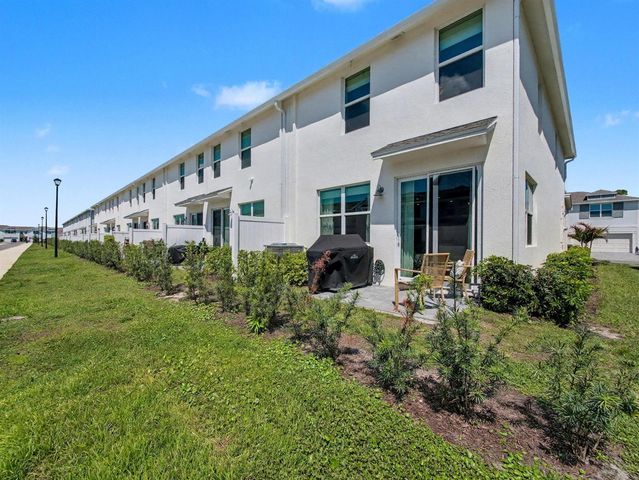 5747 SE Edgewater Circle, Stuart, FL 34997