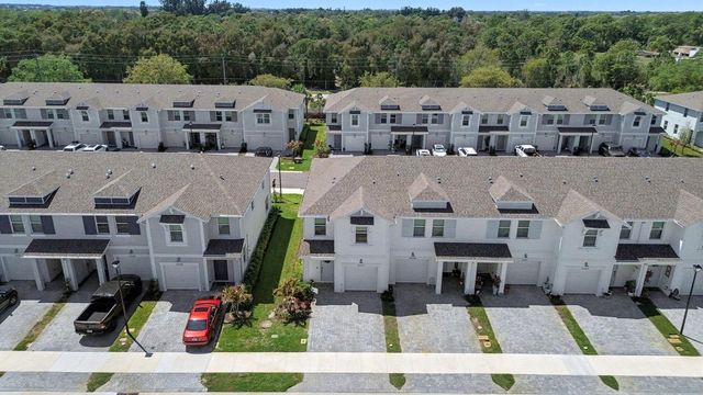 5747 SE Edgewater Circle, Stuart, FL 34997