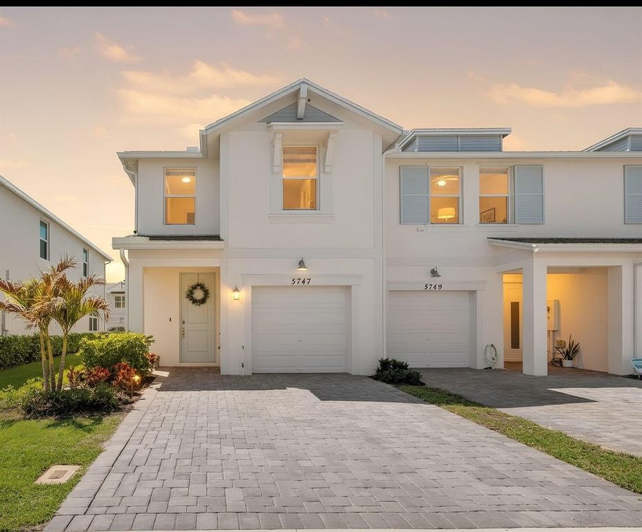 5747 SE Edgewater Circle, Stuart, FL 34997