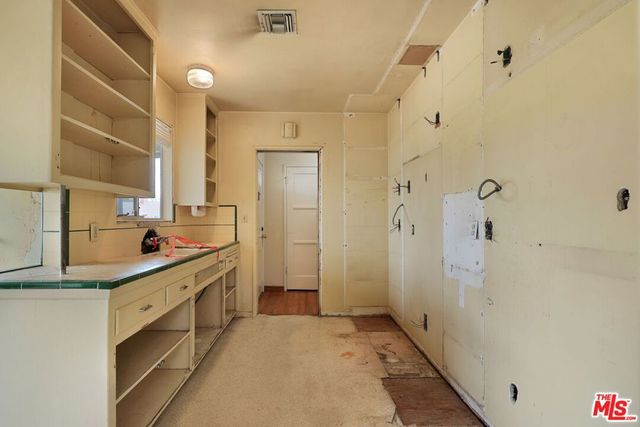 7001 Bianca Avenue, Van Nuys, CA 91406