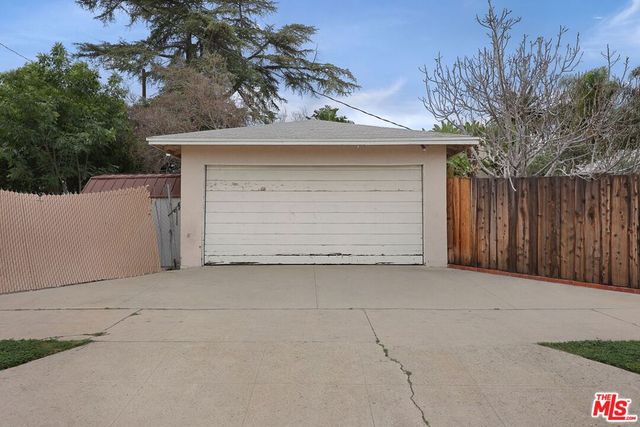 7001 Bianca Avenue, Van Nuys, CA 91406