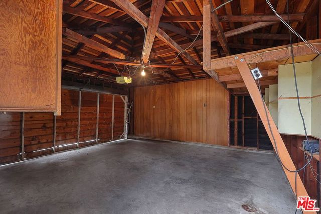 7001 Bianca Avenue, Van Nuys, CA 91406