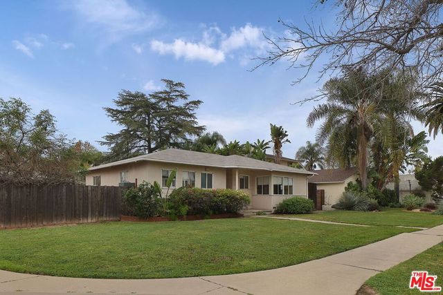 7001 Bianca Avenue, Van Nuys, CA 91406