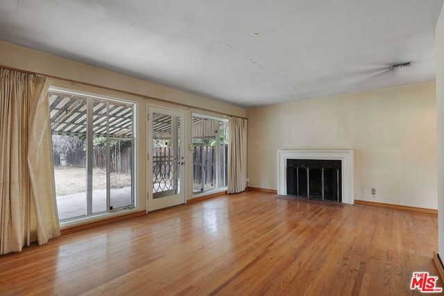 7001 Bianca Avenue, Van Nuys, CA 91406