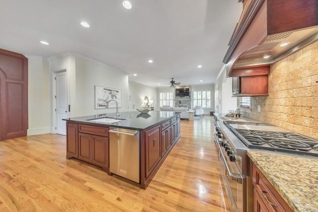 2252 Parkwood Place Court SE, Smyrna, GA 30080