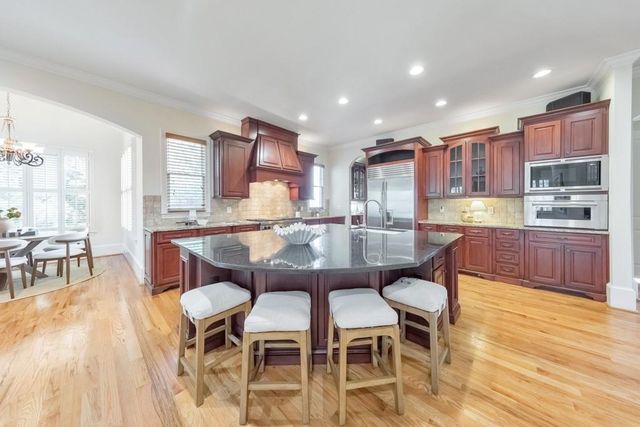 2252 Parkwood Place Court SE, Smyrna, GA 30080