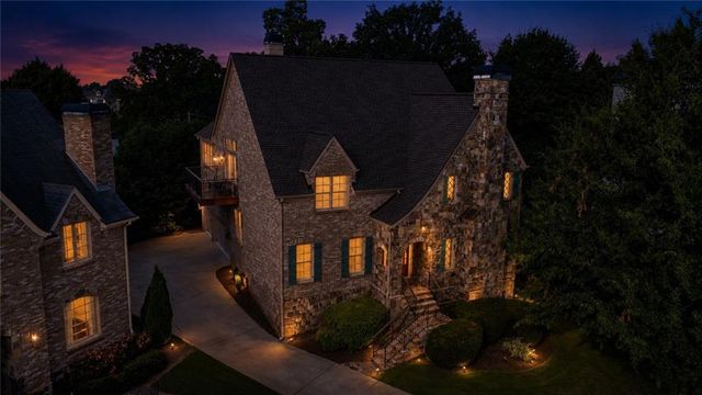 2252 Parkwood Place Court SE, Smyrna, GA 30080