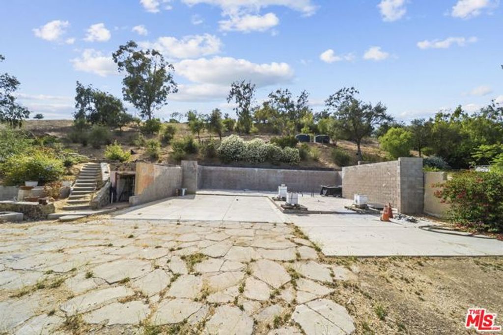 2911 S Foose Road, Malibu, CA 90265