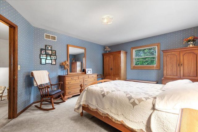 532 S 18th AVENUE, West Bend, WI 53095