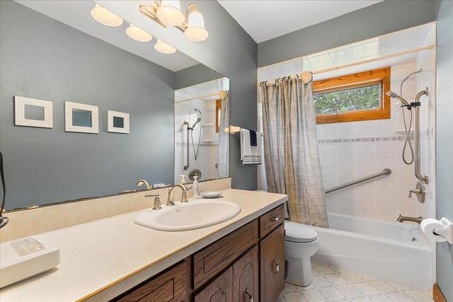 532 S 18th AVENUE, West Bend, WI 53095
