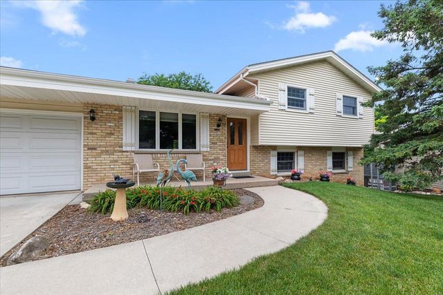 532 S 18th AVENUE, West Bend, WI 53095