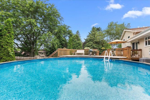 532 S 18th AVENUE, West Bend, WI 53095