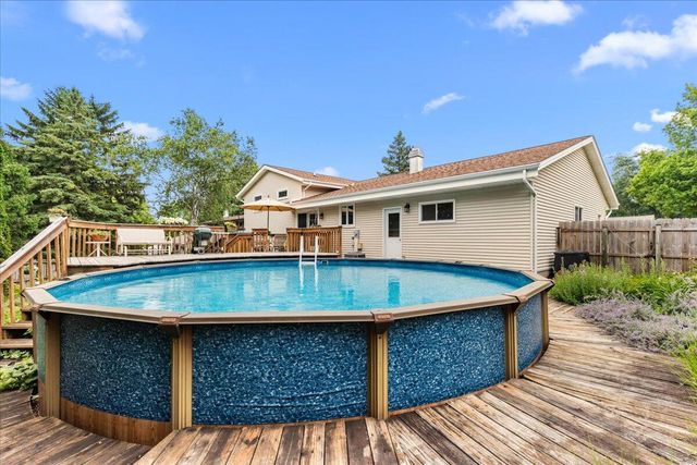 532 S 18th AVENUE, West Bend, WI 53095