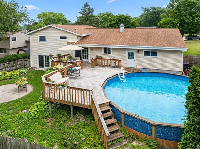 532 S 18th AVENUE, West Bend, WI 53095