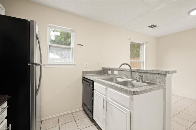 714 Jalisco Plaza, Dallas, TX 75211