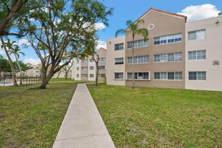 6135 NW 186th St 202, Hialeah, FL 33015