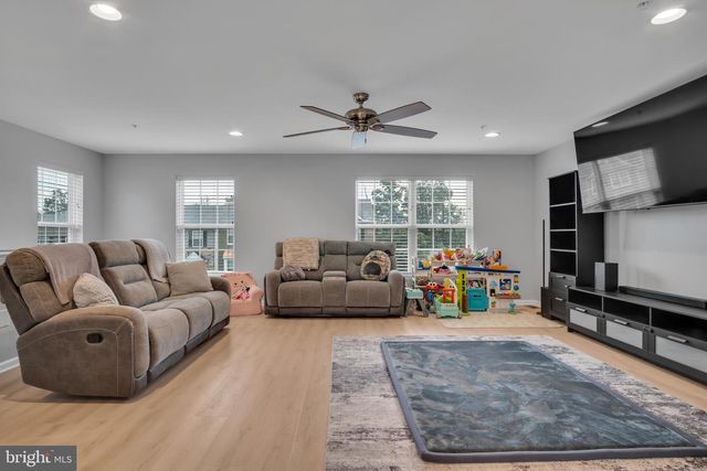 5100 LAUREL VALLEY LN, Enola, PA 17025