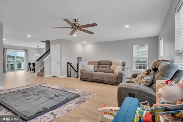 5100 LAUREL VALLEY LN, Enola, PA 17025