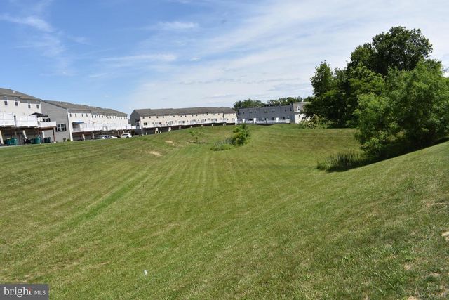 5100 LAUREL VALLEY LN, Enola, PA 17025