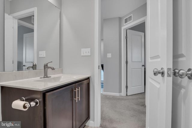 5100 LAUREL VALLEY LN, Enola, PA 17025