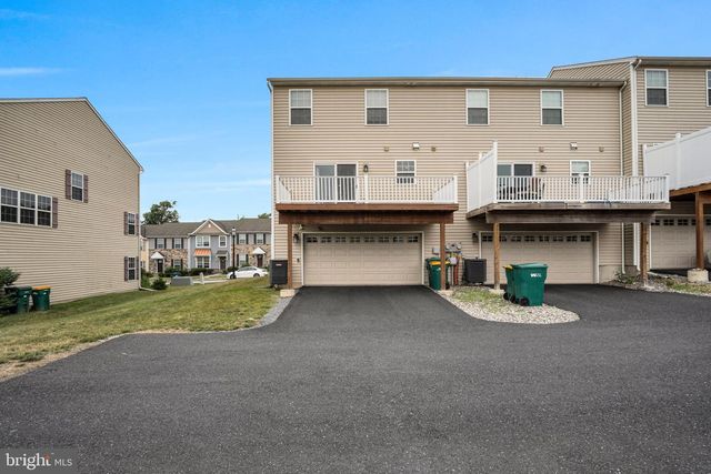 5100 LAUREL VALLEY LN, Enola, PA 17025