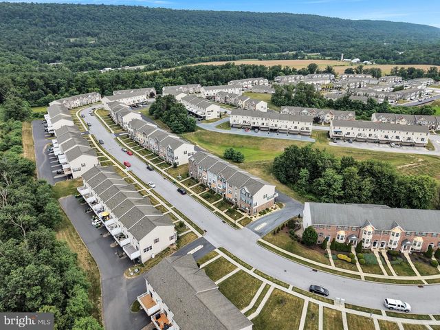 5100 LAUREL VALLEY LN, Enola, PA 17025