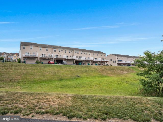 5100 LAUREL VALLEY LN, Enola, PA 17025