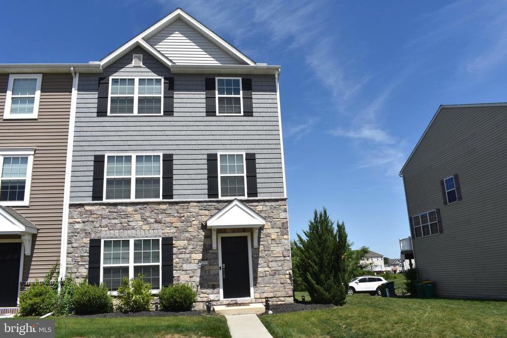 5100 LAUREL VALLEY LN, Enola, PA 17025