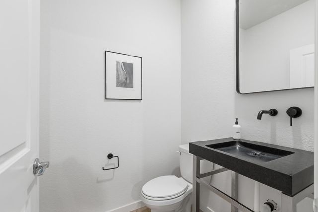 3756 E Commerce Way, Sacramento, CA 95834