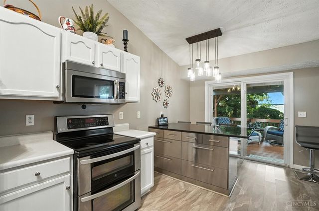 2434 Whisper Drive, Miamisburg, OH 45342