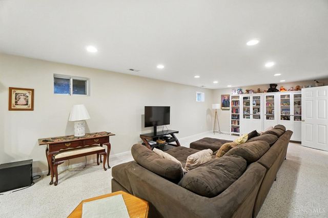 2434 Whisper Drive, Miamisburg, OH 45342