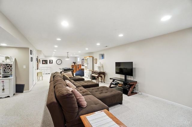 2434 Whisper Drive, Miamisburg, OH 45342