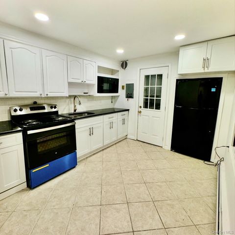 11 Blue Spruce Road, Levittown, NY 11756