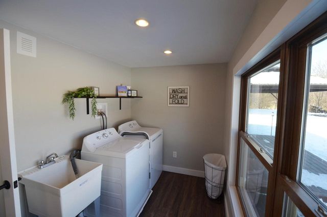 421 Meadow LANE, Eagle, WI 53119