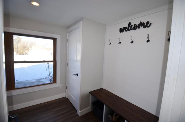 421 Meadow LANE, Eagle, WI 53119