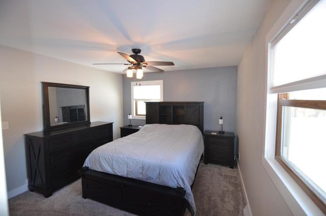 421 Meadow LANE, Eagle, WI 53119