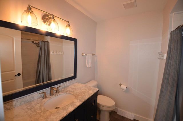 421 Meadow LANE, Eagle, WI 53119