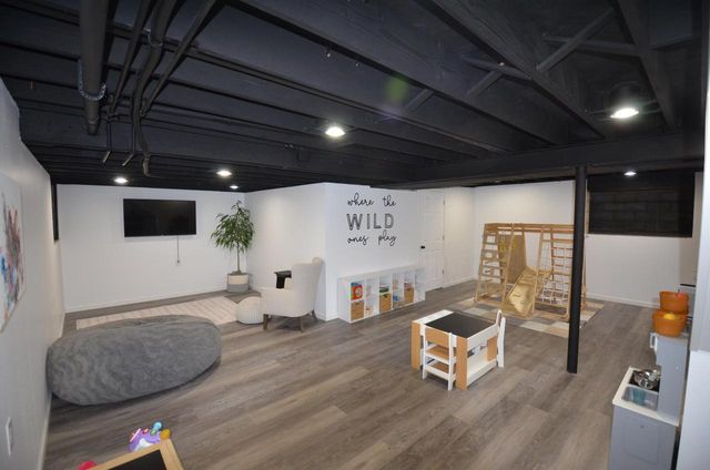 421 Meadow LANE, Eagle, WI 53119