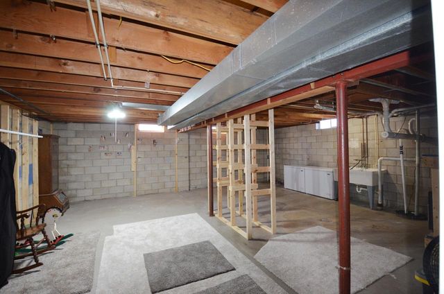 421 Meadow LANE, Eagle, WI 53119