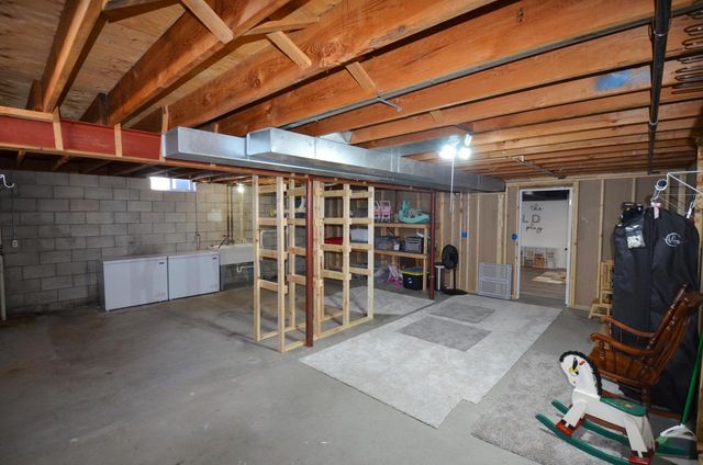 421 Meadow LANE, Eagle, WI 53119