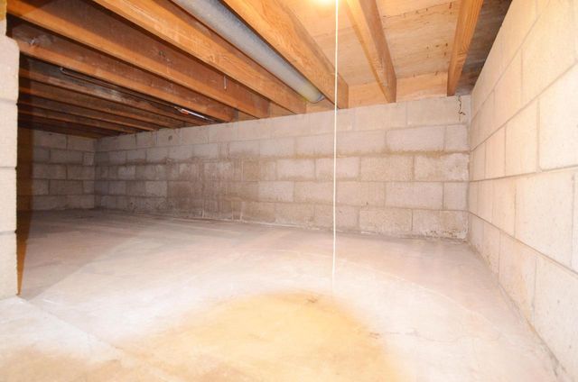 421 Meadow LANE, Eagle, WI 53119