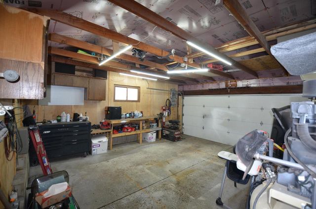 421 Meadow LANE, Eagle, WI 53119