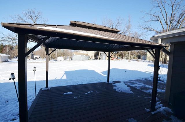 421 Meadow LANE, Eagle, WI 53119