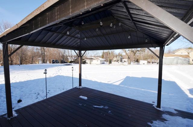 421 Meadow LANE, Eagle, WI 53119