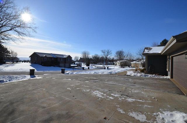 421 Meadow LANE, Eagle, WI 53119