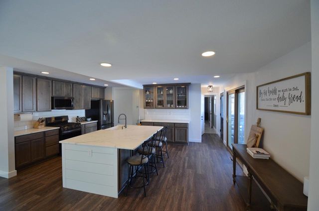 421 Meadow LANE, Eagle, WI 53119